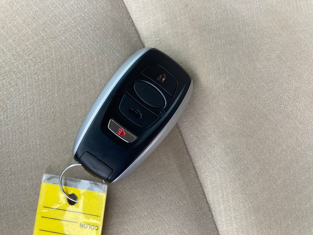 Used 2016 Nissan Rogue SV image 39