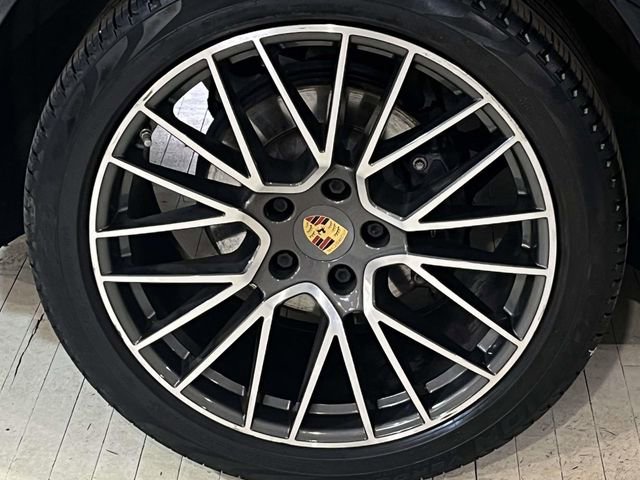 Certified 2021 Porsche Cayenne AWD/4WD image 14