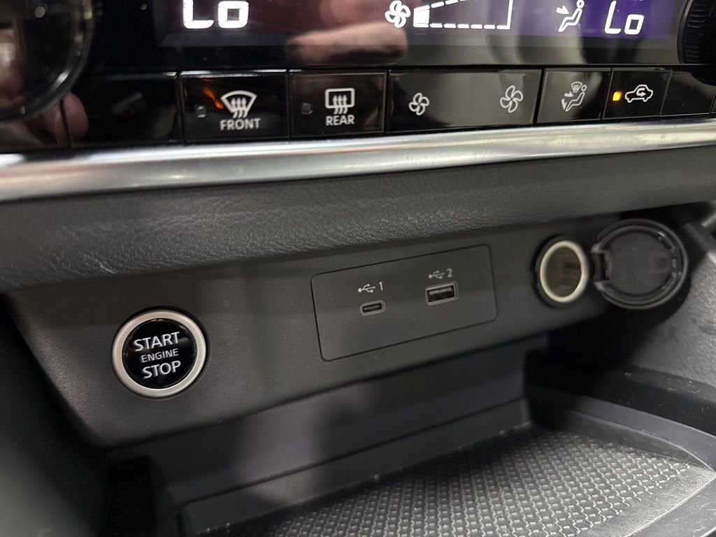 Used 2023 Nissan Rogue SV image 30