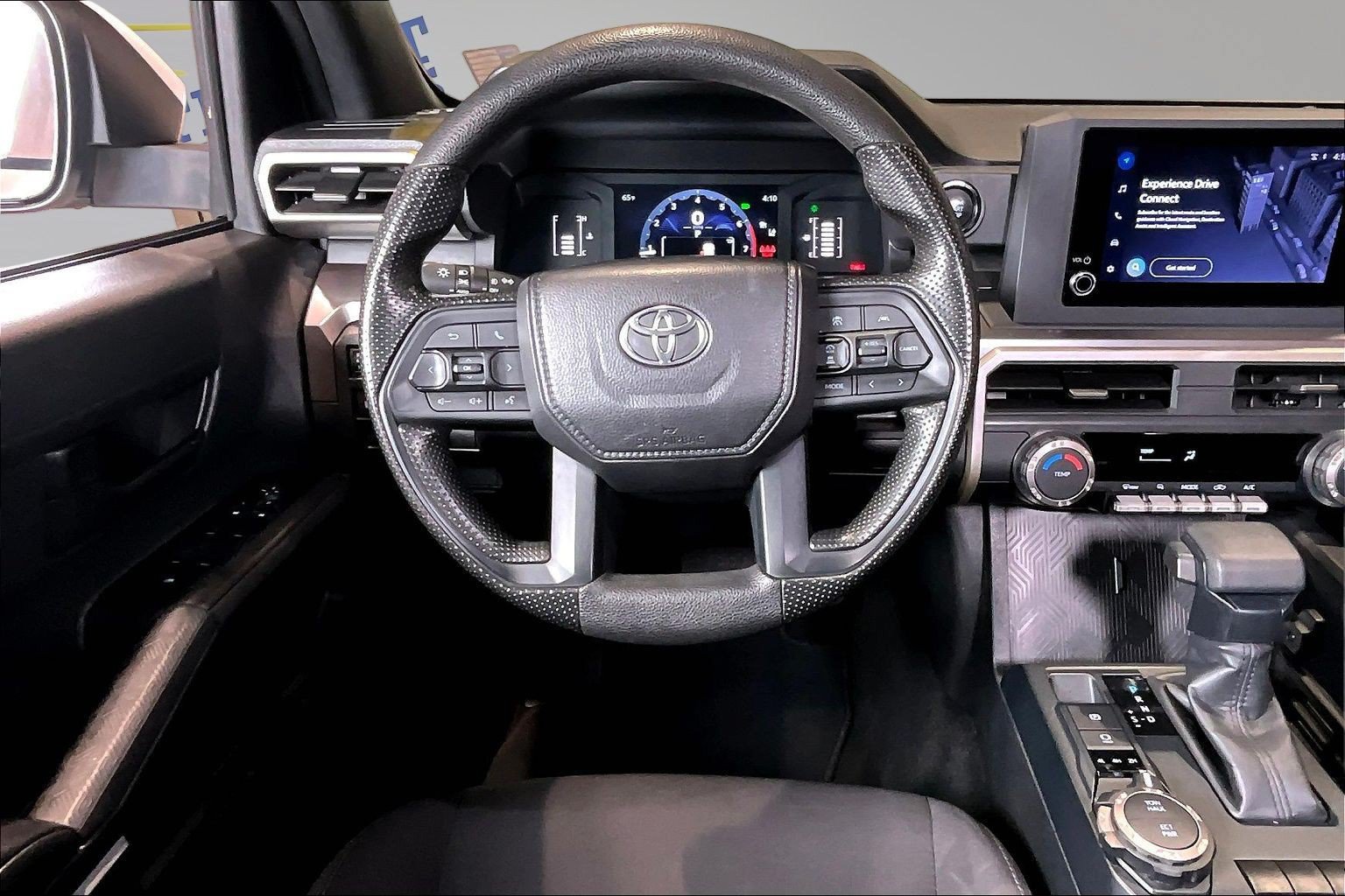Used 2025 Toyota Tacoma SR5 AWD/4WD image 10