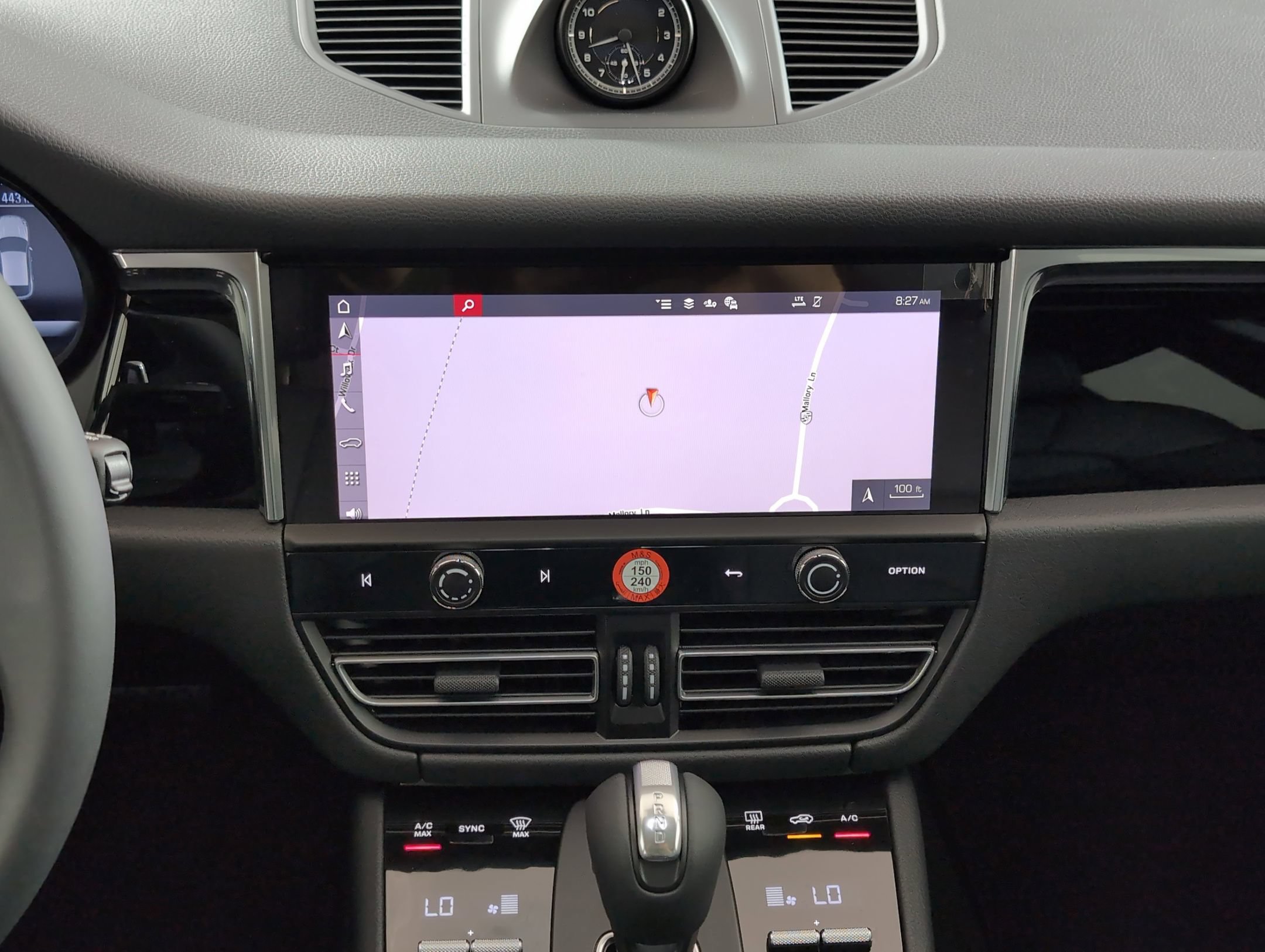 Certified 2025 Porsche Macan AWD/4WD image 22