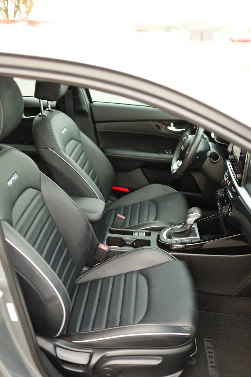 Used 2024 Kia Forte GT-Line w/ GT-Line Premium Package image 46