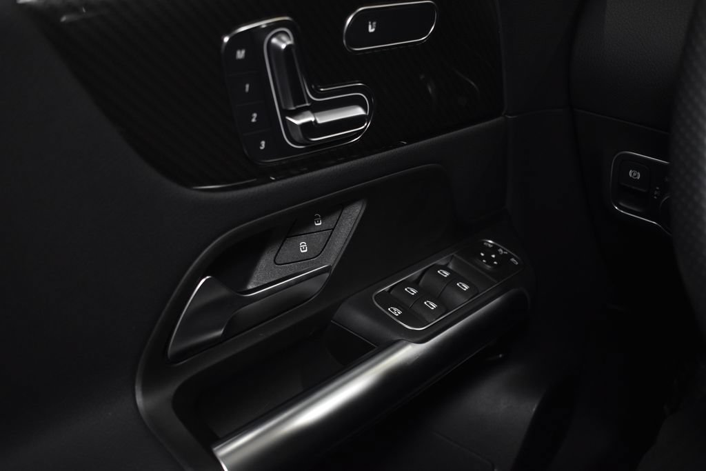 Certified 2024 Mercedes-Benz GLA 35 AMG 4MATIC image 15