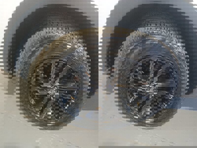 Used 2019 Land Rover Discovery Sport SE AWD/4WD image 40