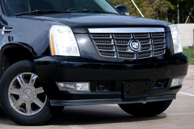 Used 2007 Cadillac Escalade 2WD w/ Information Package image 3