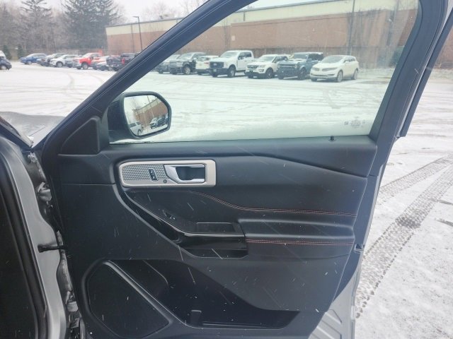 Certified 2024 Ford Explorer ST-Line w/ Class IV Trailer Tow Package image 9