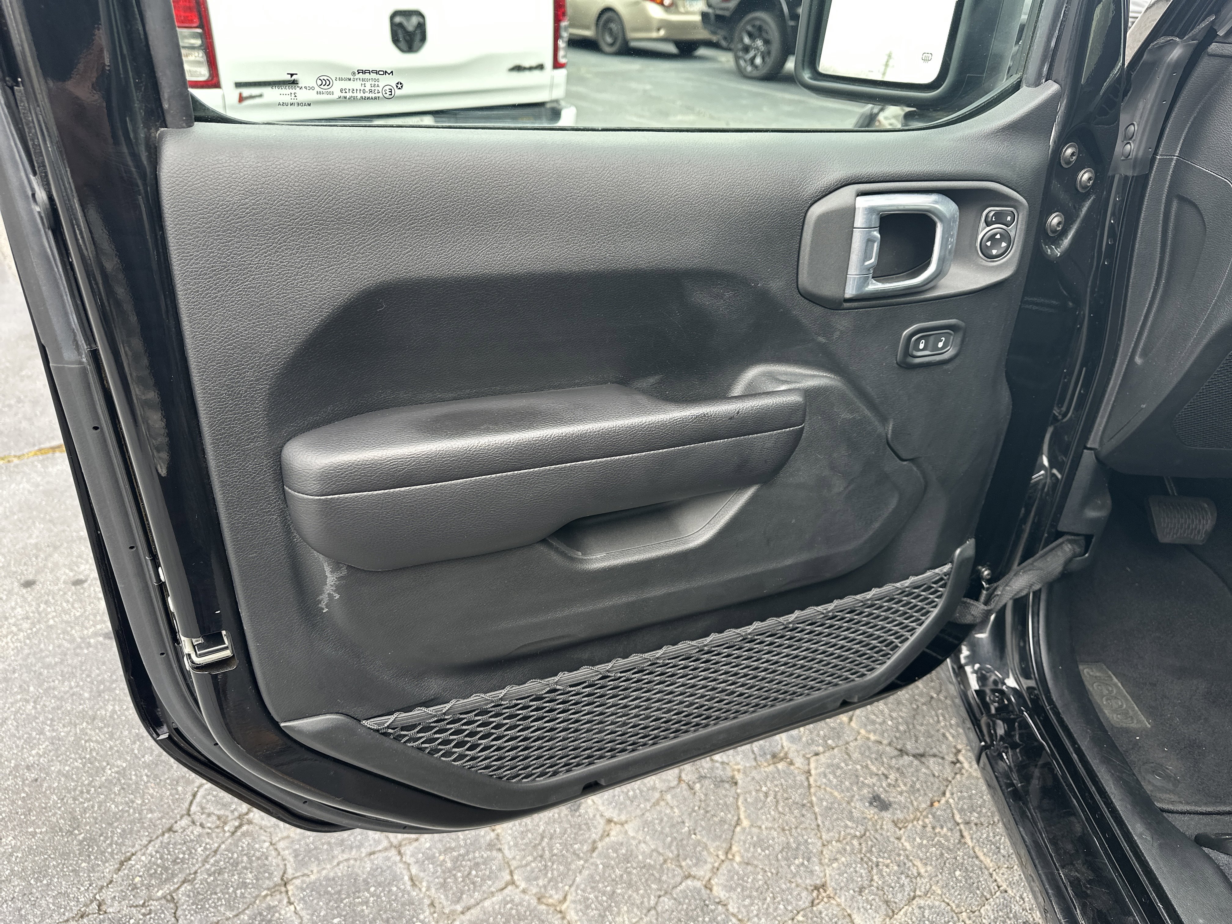 Used 2021 Jeep Gladiator Sport image 12