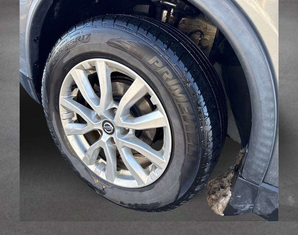 Used 2020 Nissan Rogue SV image 11