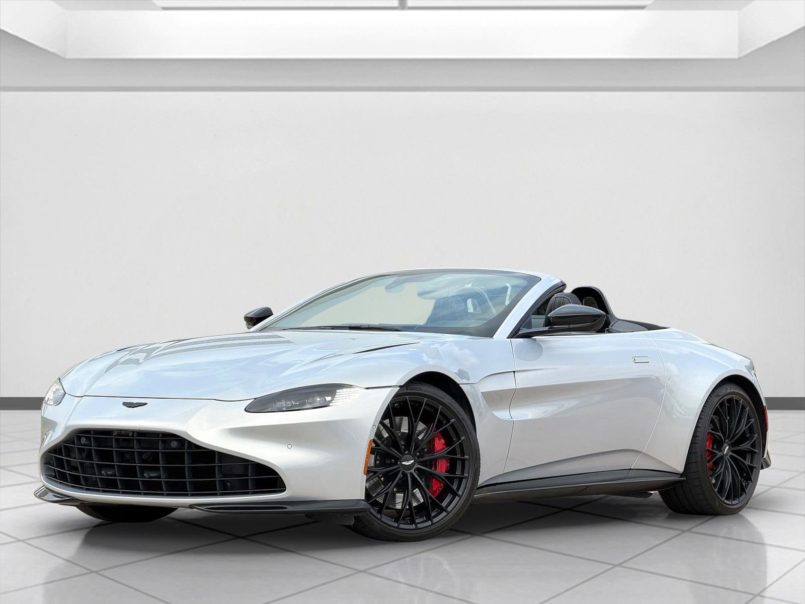 Used 2022 Aston Martin V8 Vantage Roadster image 7
