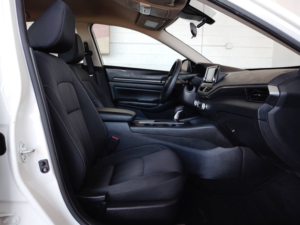 Used 2024 Nissan Altima 2.5 S FWD image 13