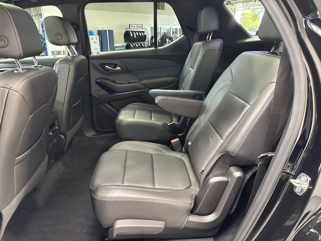 Used 2023 Chevrolet Traverse LT w/ LT Premium Package AWD/4WD image 46