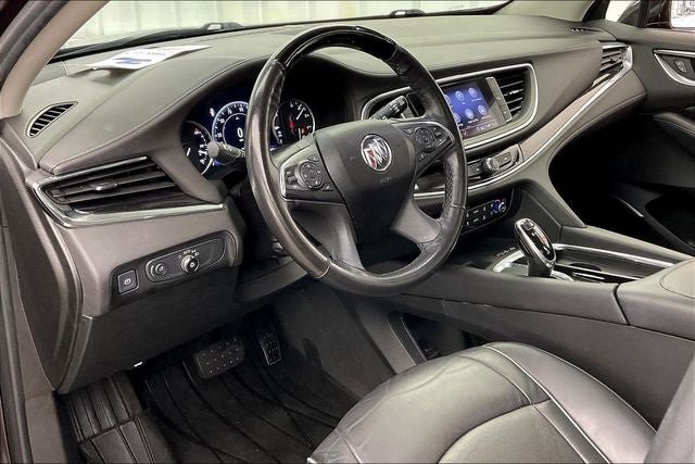 Used 2020 Buick Enclave Avenir w/ Avenir Technology Package AWD/4WD image 17