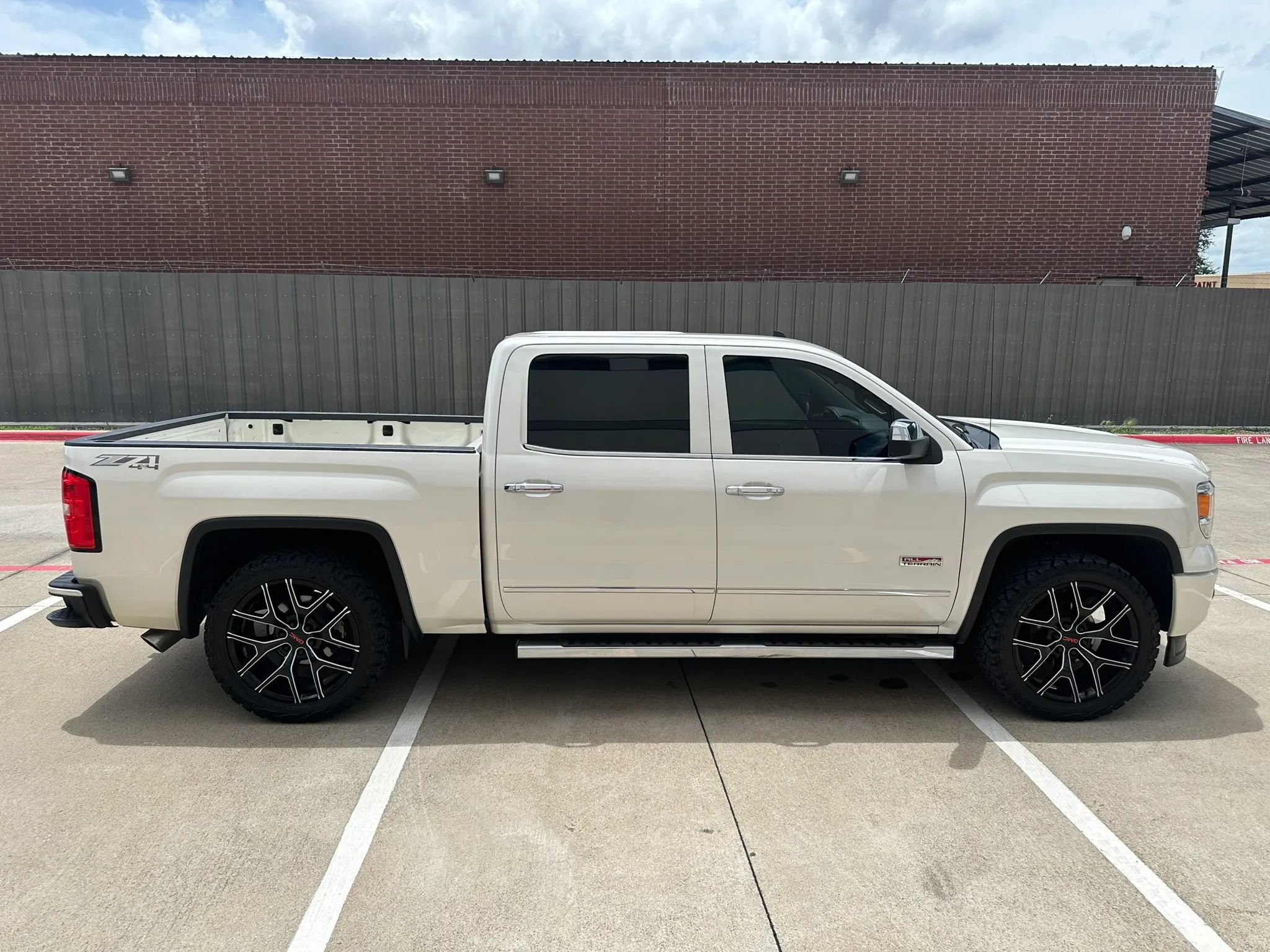 Used 2015 GMC Sierra 1500 SLT AWD/4WD image 9