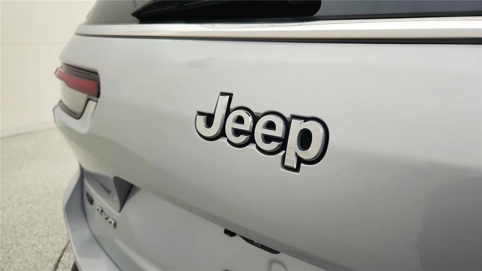 Used 2022 Jeep Grand Cherokee L Laredo w/ Luxury Tech Group I AWD/4WD image 37