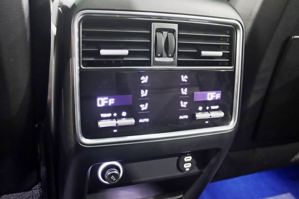 Used 2023 Porsche Cayenne image 25