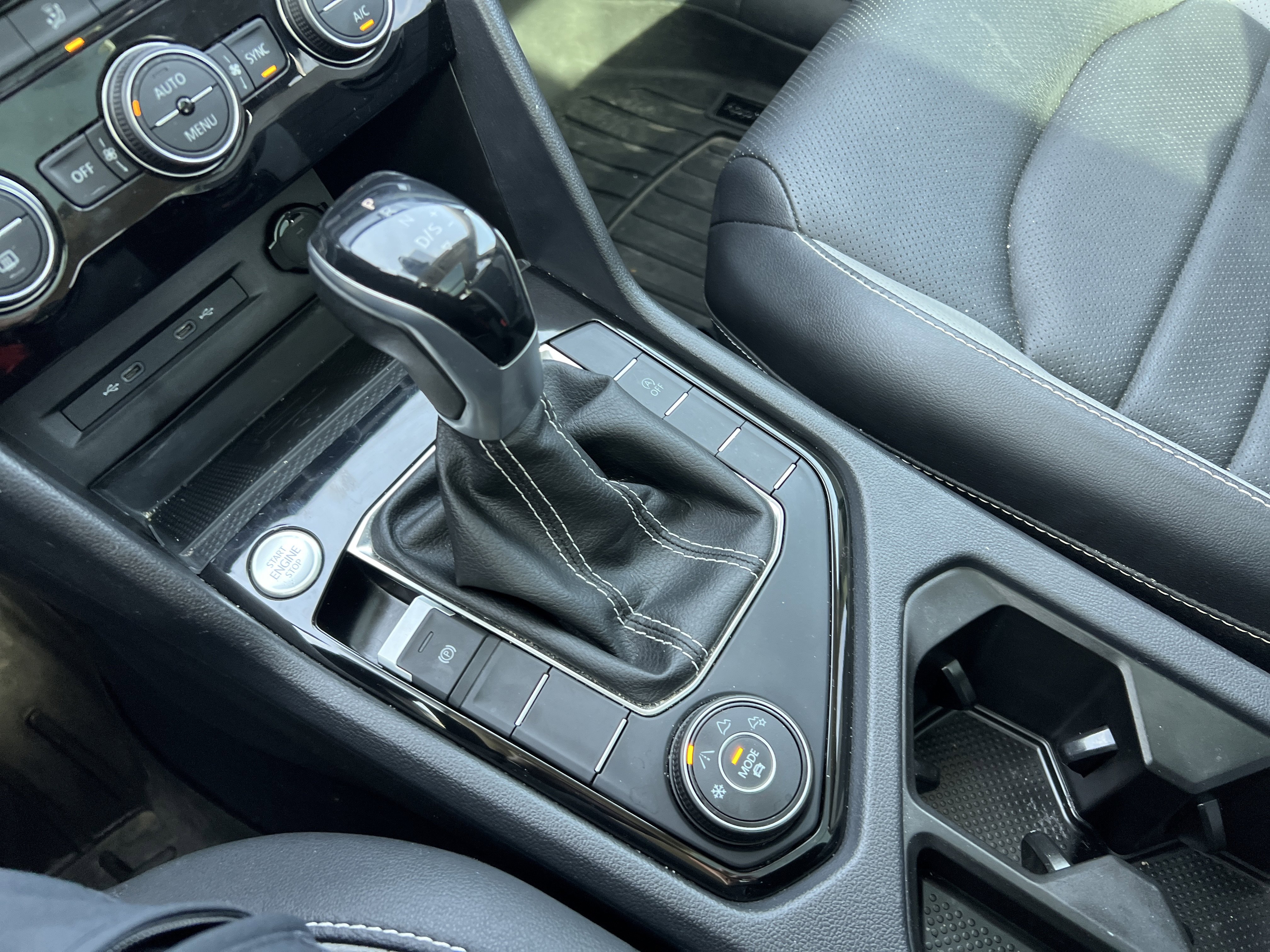 Certified 2023 Volkswagen Taos SEL image 25