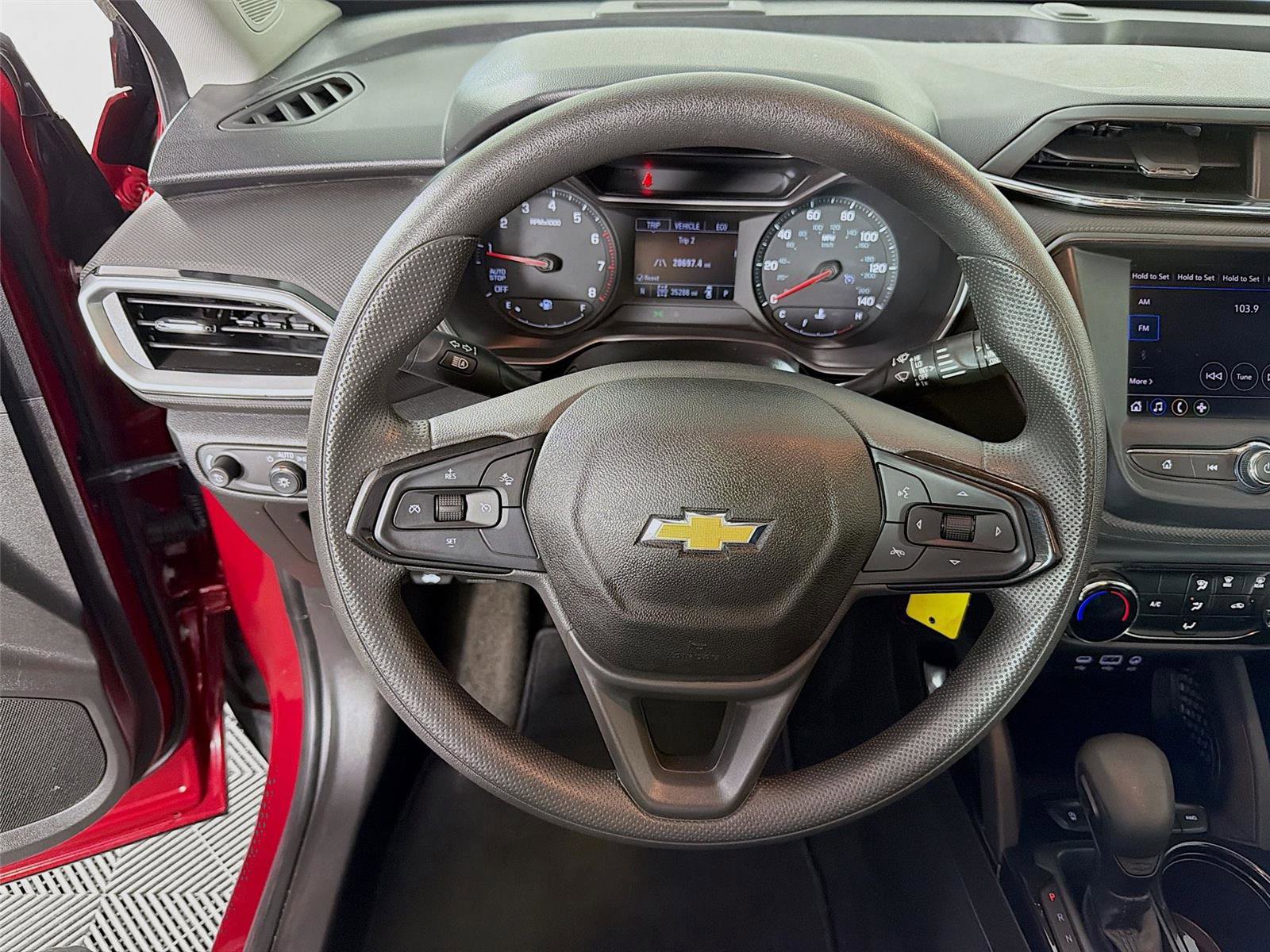 Used 2021 Chevrolet TrailBlazer LS AWD/4WD image 12