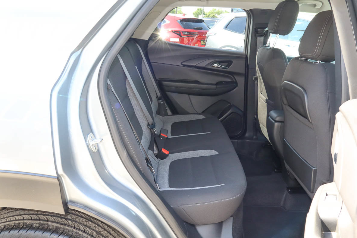 Used 2025 Chevrolet TrailBlazer LT AWD/4WD image 19