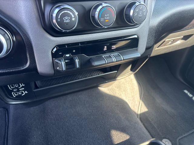 Used 2024 RAM 2500 Big Horn AWD/4WD image 23