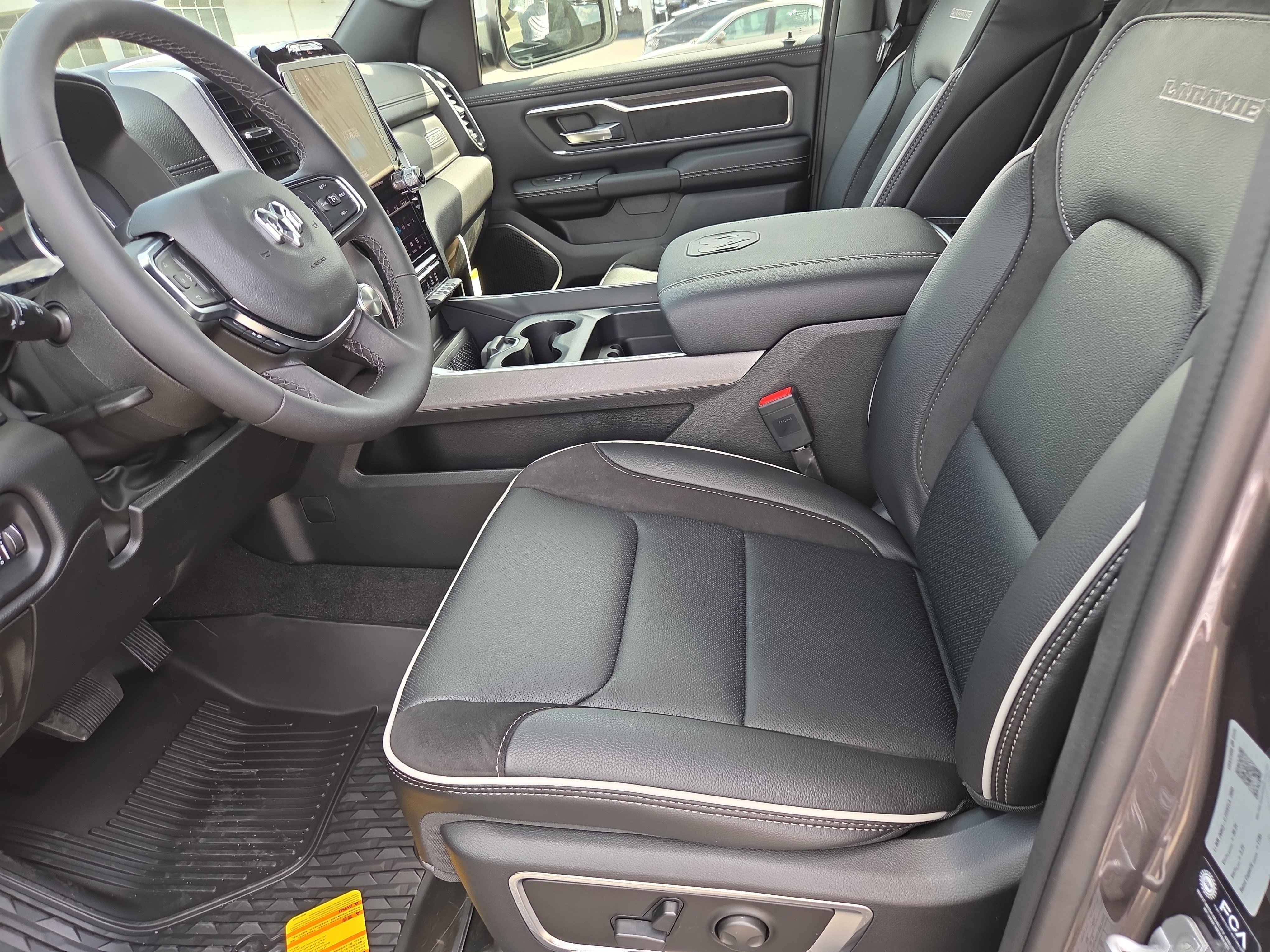 New 2026 RAM 1500 Laramie AWD/4WD image 4