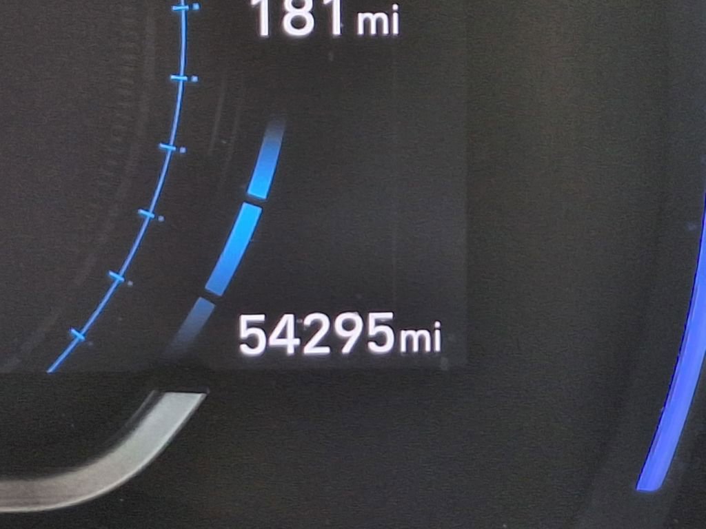 Used 2019 Hyundai Santa Fe Limited image 18