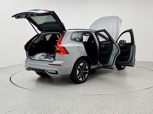 New 2026 Volvo XC60 T8 Plus w/ Climate Package AWD/4WD image 11