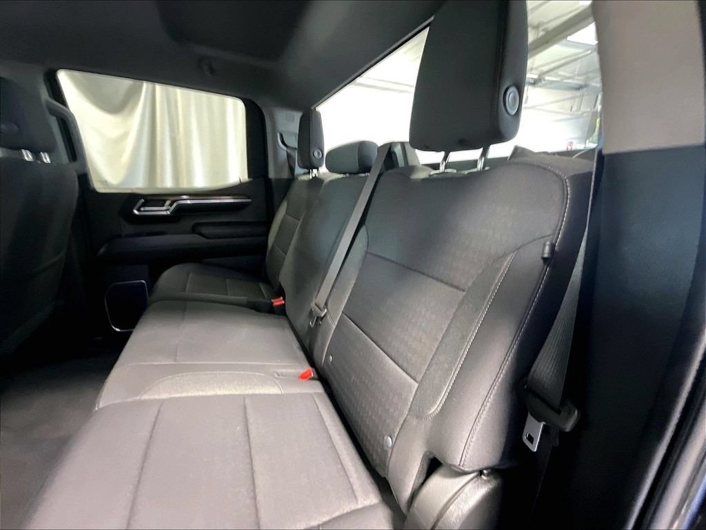 Used 2023 Chevrolet Silverado 1500 LT AWD/4WD image 12