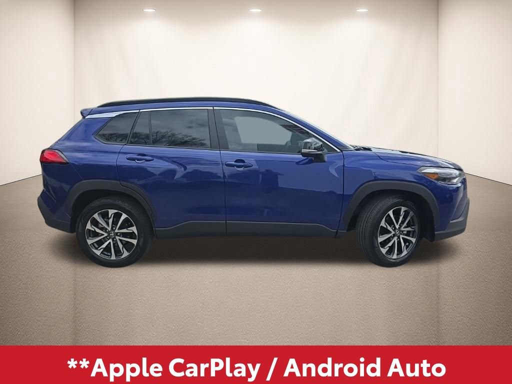 Used 2025 Toyota Corolla Cross XLE w/ Convenience Package video 3