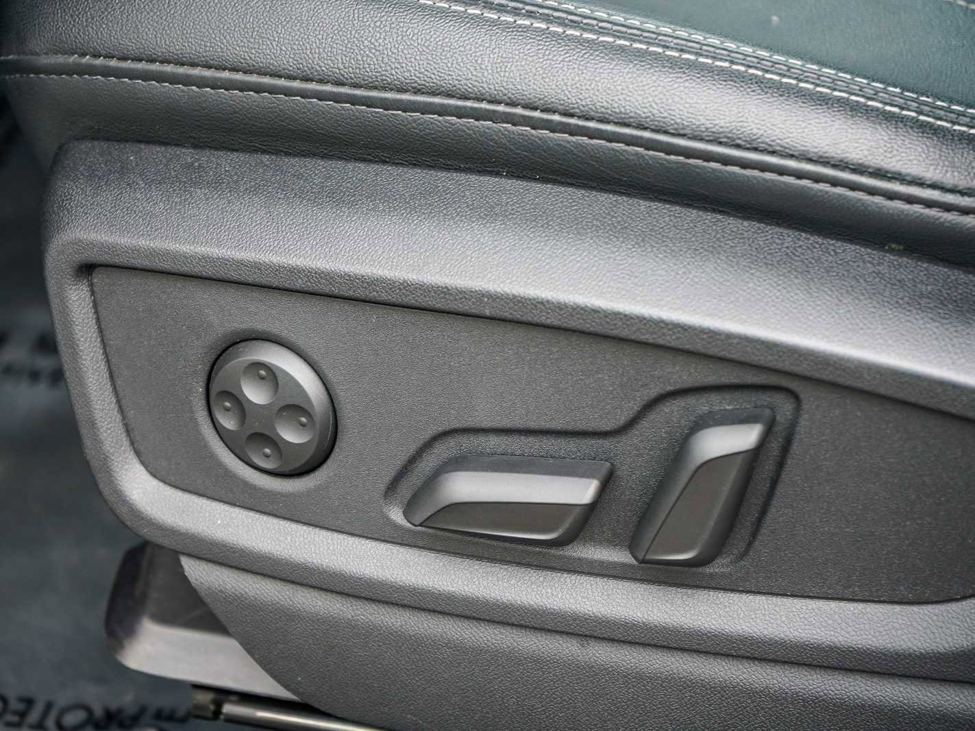 Used 2023 Audi Q5 2.0T Premium w/ Convenience Package image 19