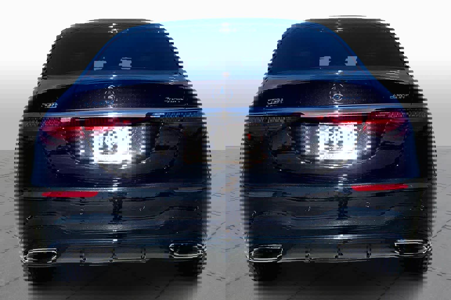 Used 2022 Mercedes-Benz S 580 4MATIC Sedan image 4