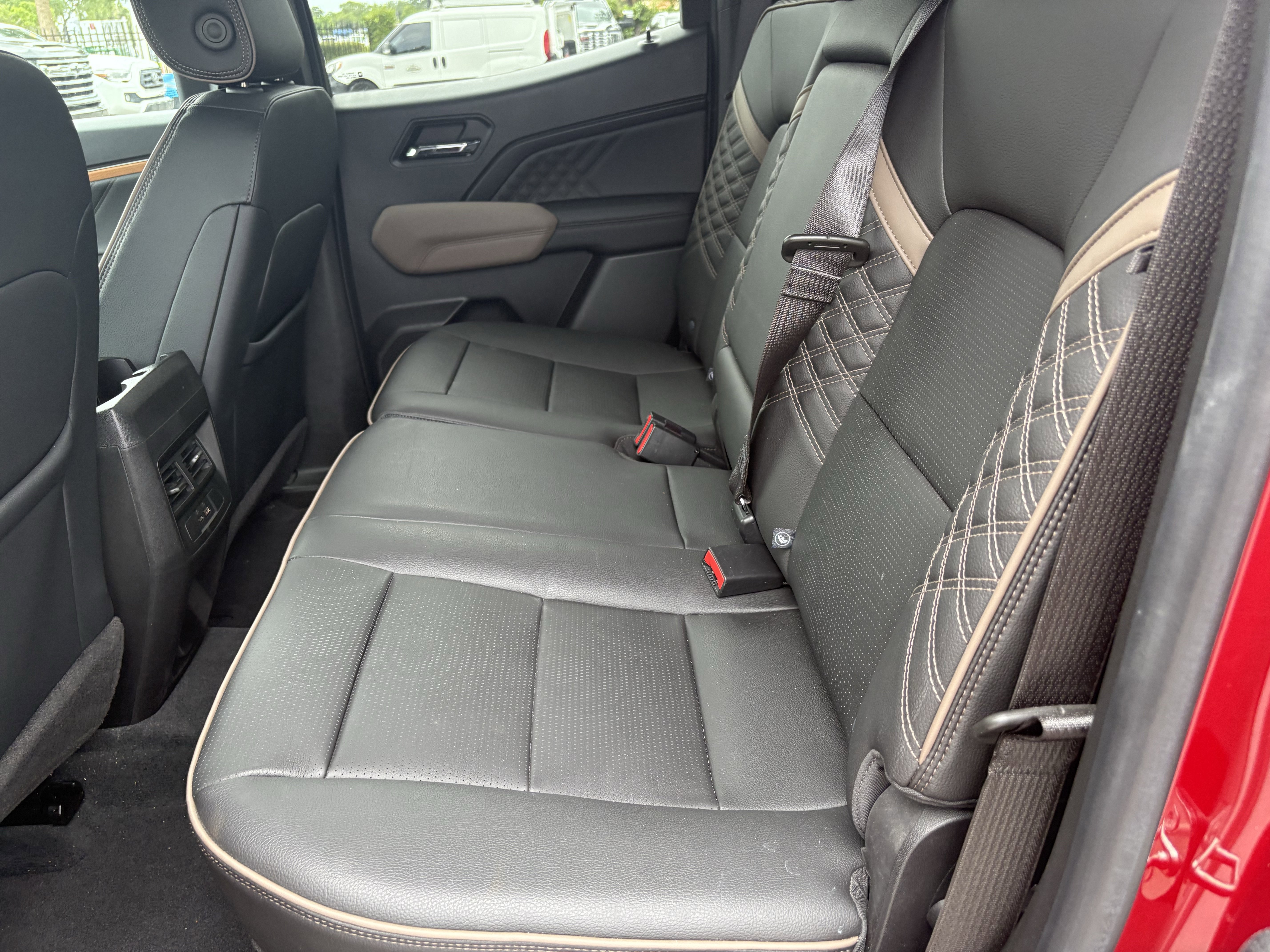 Used 2023 GMC Canyon Denali AWD/4WD image 9