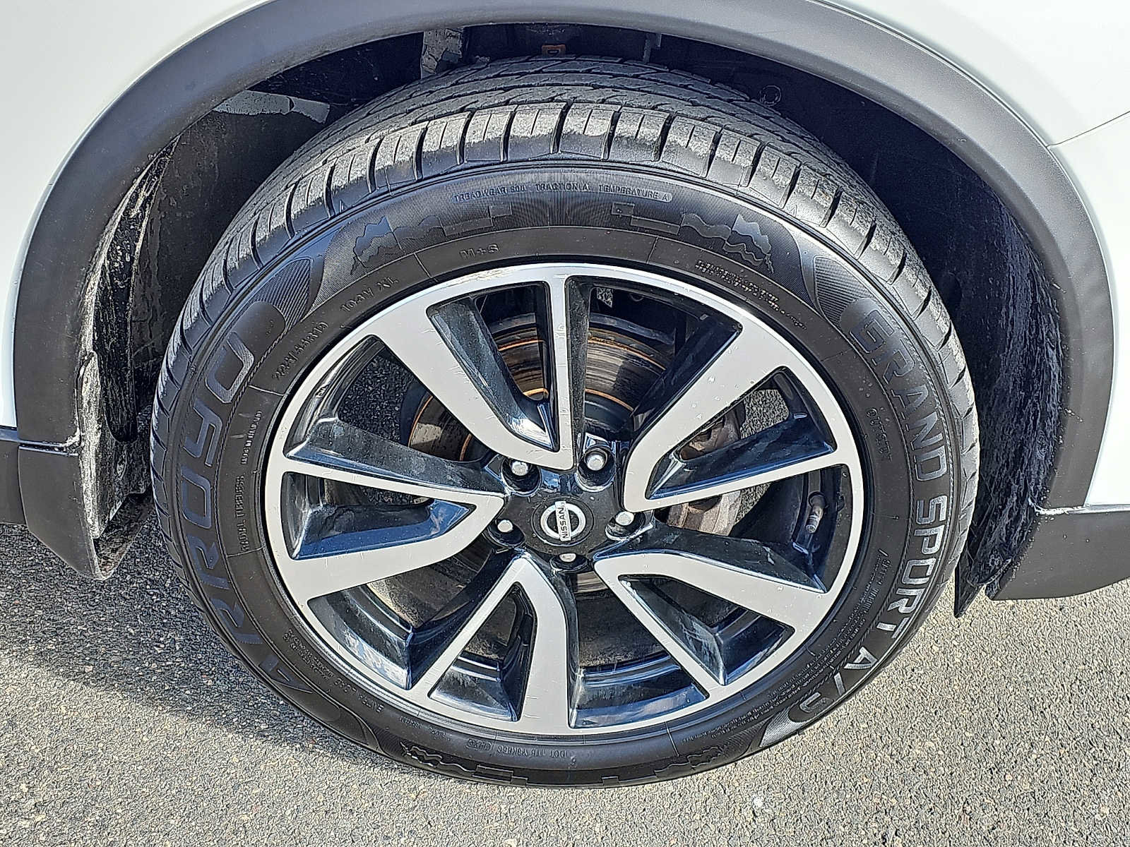 Used 2019 Nissan Rogue SL w/ Premium Package image 8