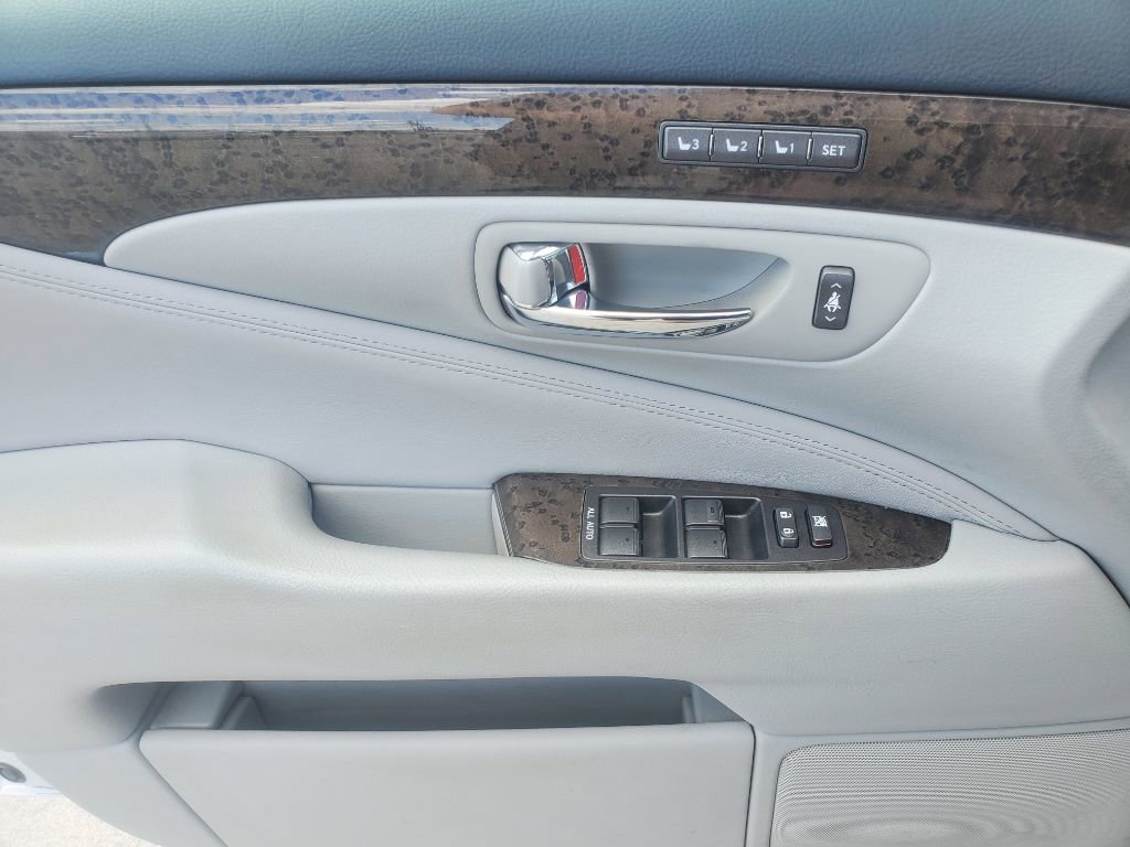 Used 2008 Lexus LS 460 Base image 14