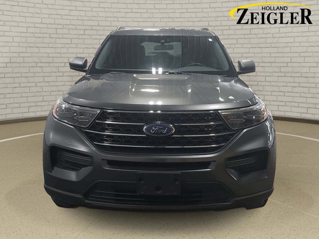 Used 2020 Ford Explorer XLT image 2