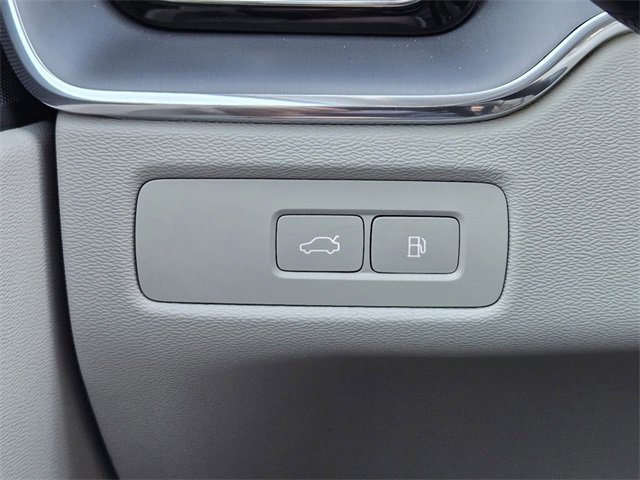 Used 2025 Volvo XC60 T8 Core w/ Climate Package image 25