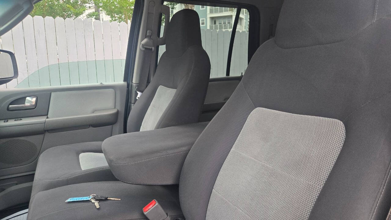 Used 2004 Ford Expedition XLS AWD/4WD image 6