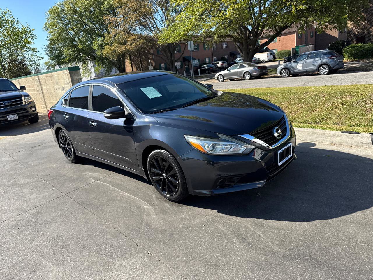 Used 2016 Nissan Altima 2.5 SL w/ 2.5 Technology Package FWD image 2