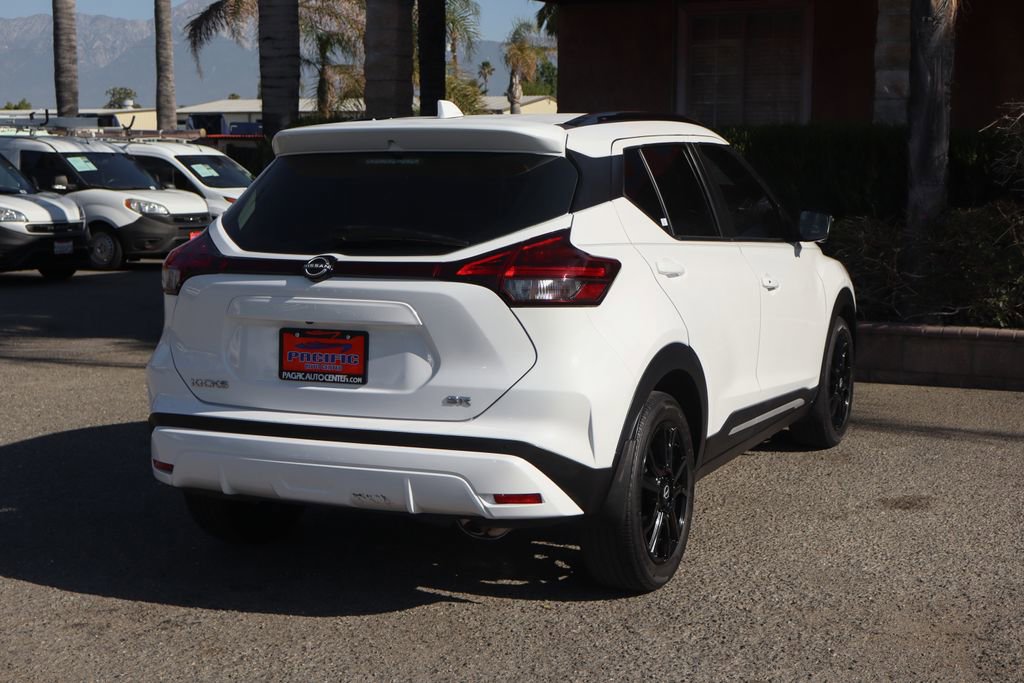 Used 2023 Nissan Kicks SR w/ SR Premium Package FWD image 9