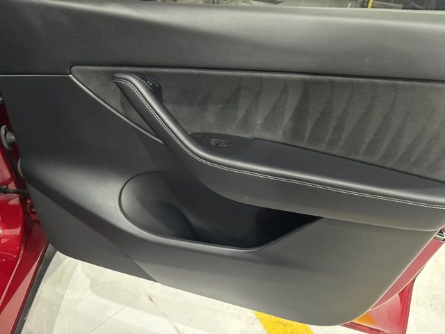 Used 2022 Tesla Model Y Performance image 32