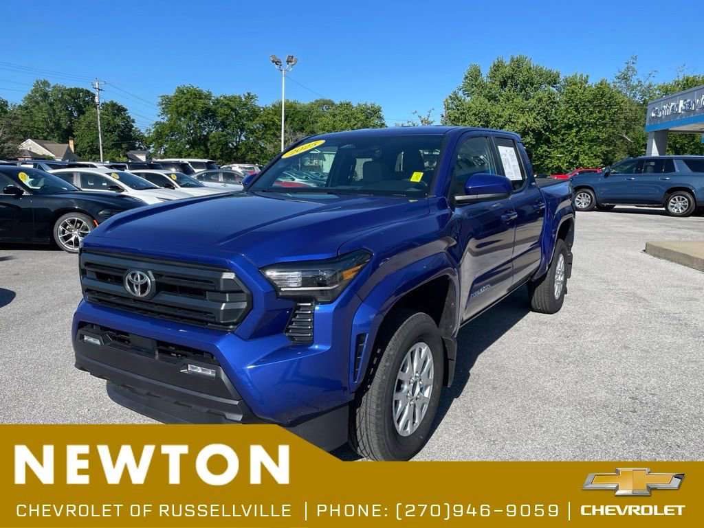 Used 2025 Toyota Tacoma SR5 AWD/4WD image 3