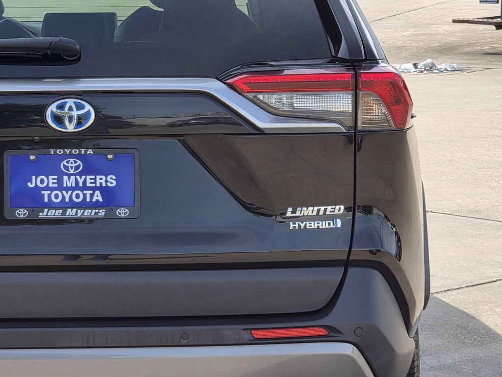 Used 2019 Toyota RAV4 Limited w/ Limited Grade Weather Package AWD/4WD image 9
