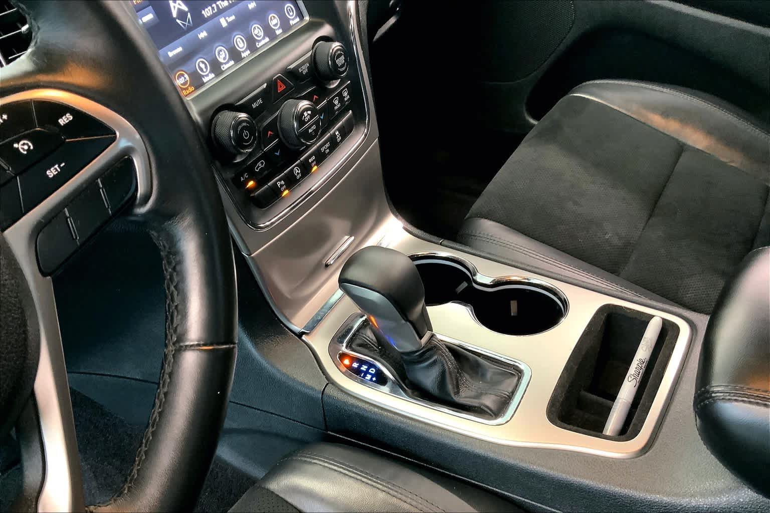 Used 2018 Jeep Grand Cherokee Altitude RWD image 16