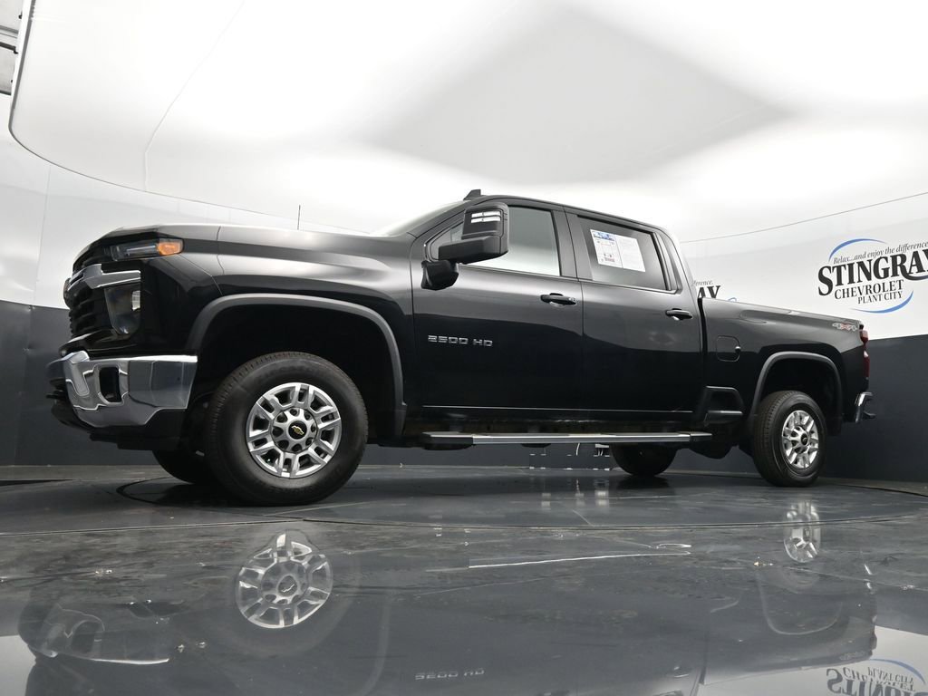 Used 2025 Chevrolet Silverado 2500 LT w/ Convenience Package image 19