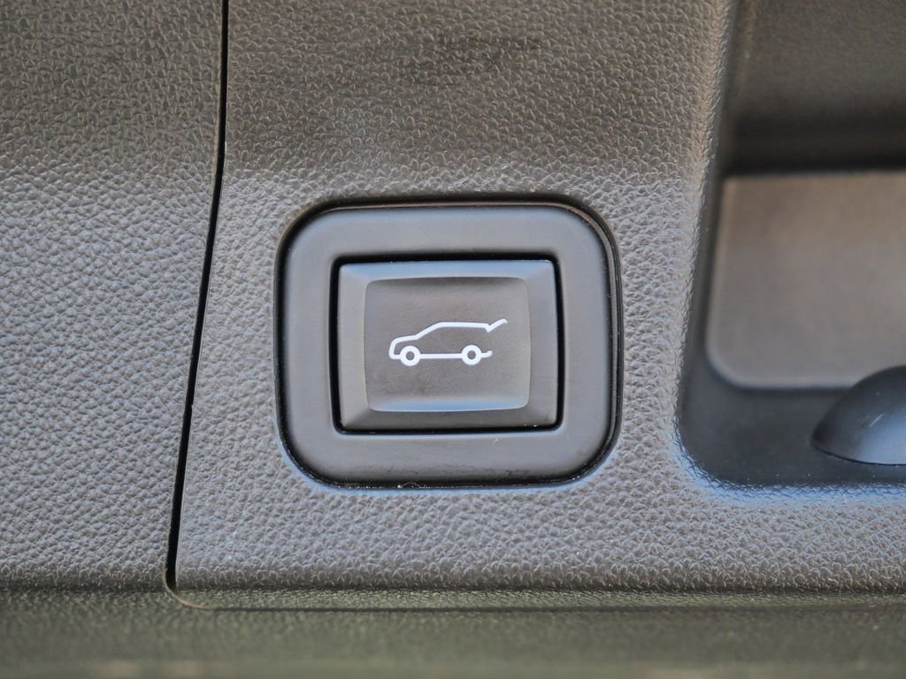 Used 2023 GMC Acadia SLT image 22