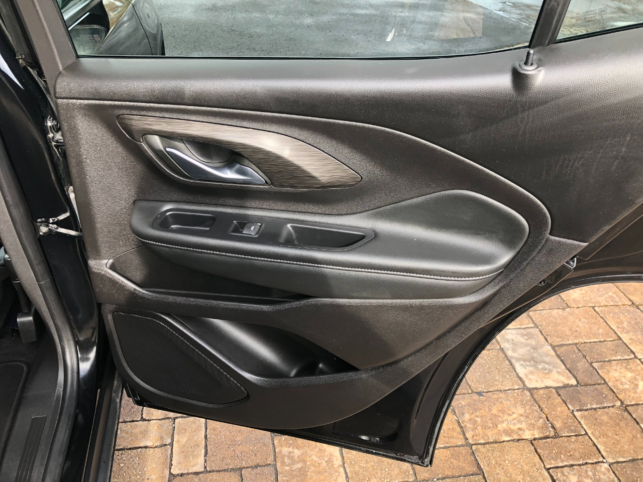 Used 2024 GMC Terrain SLT image 25