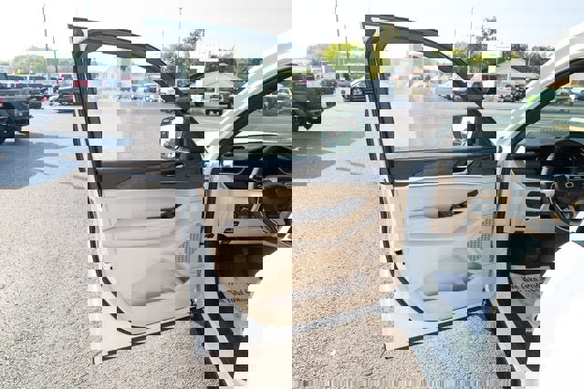 New 2025 Jeep Grand Cherokee L Limited w/ Luxury Tech Group II image 10