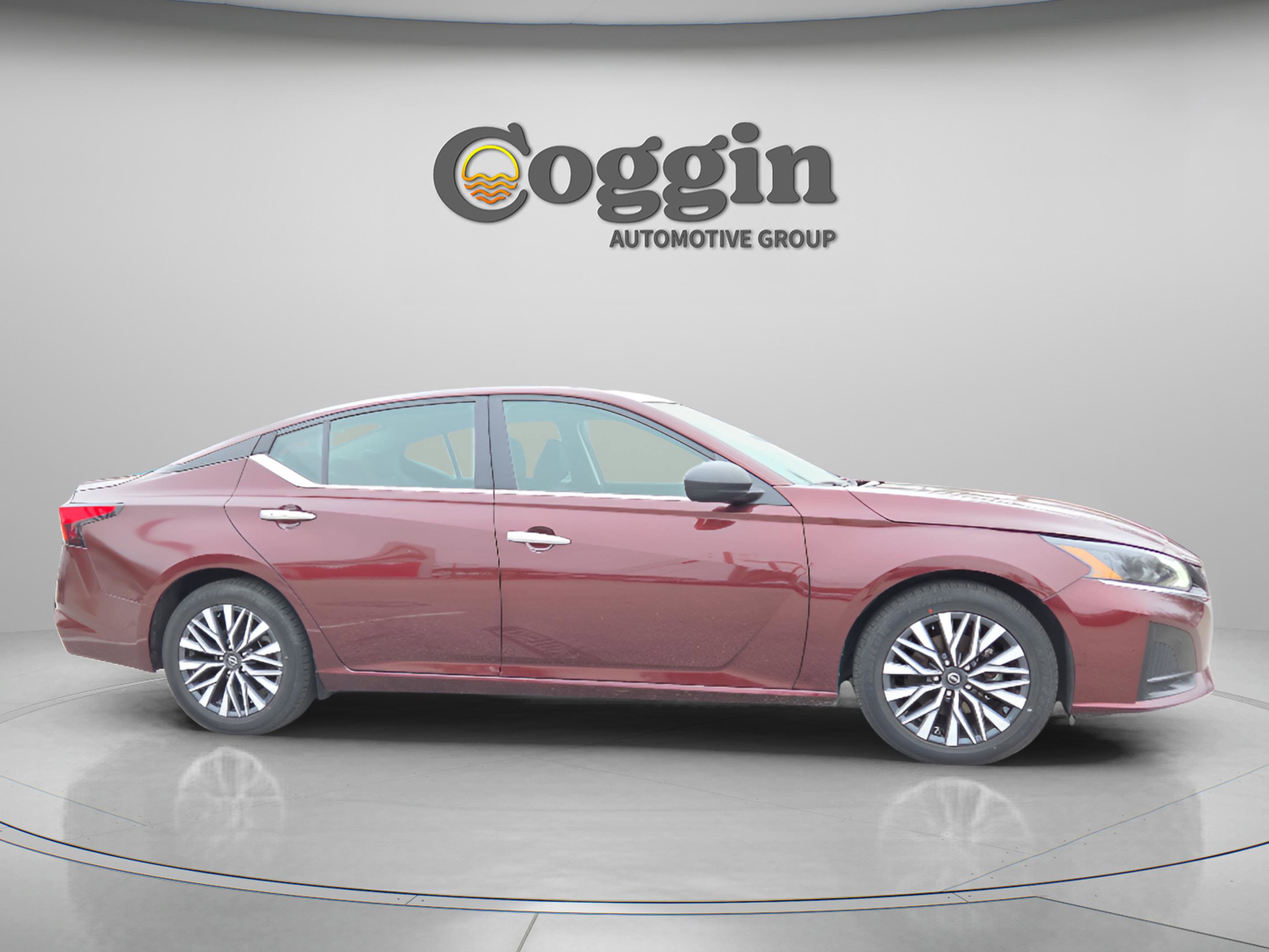 Used 2024 Nissan Altima 2.5 SV image 7