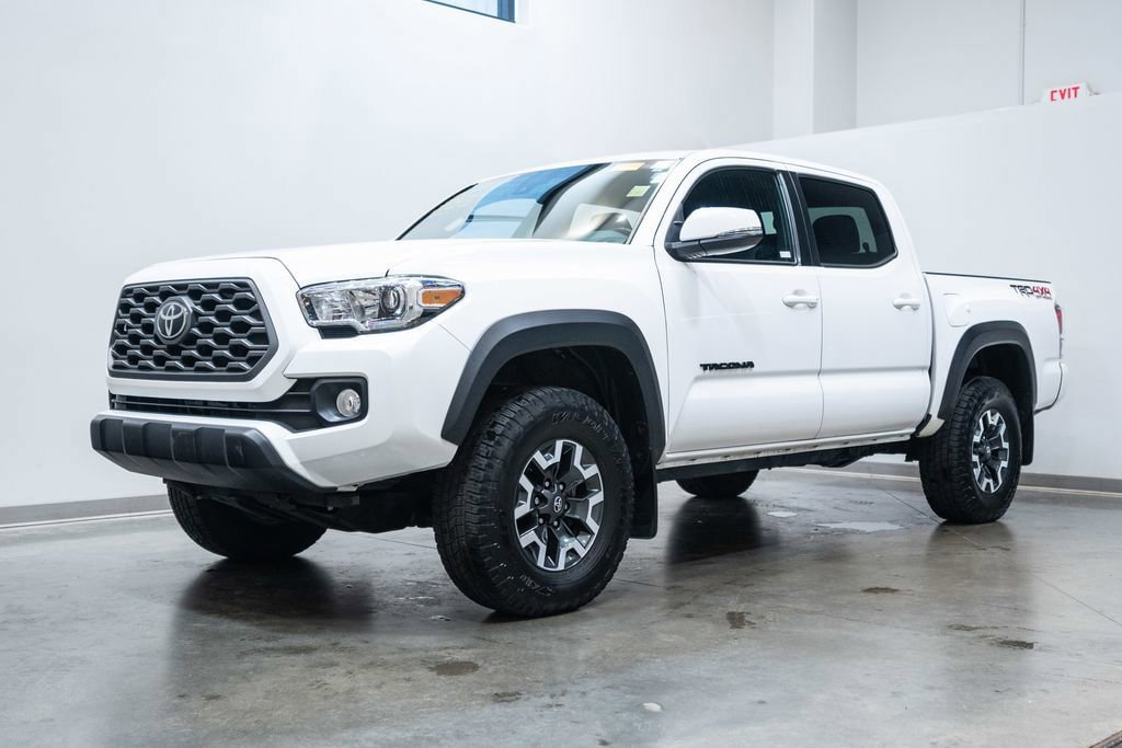 Certified 2021 Toyota Tacoma TRD Off-Road w/ Technology Package AWD/4WD image 3
