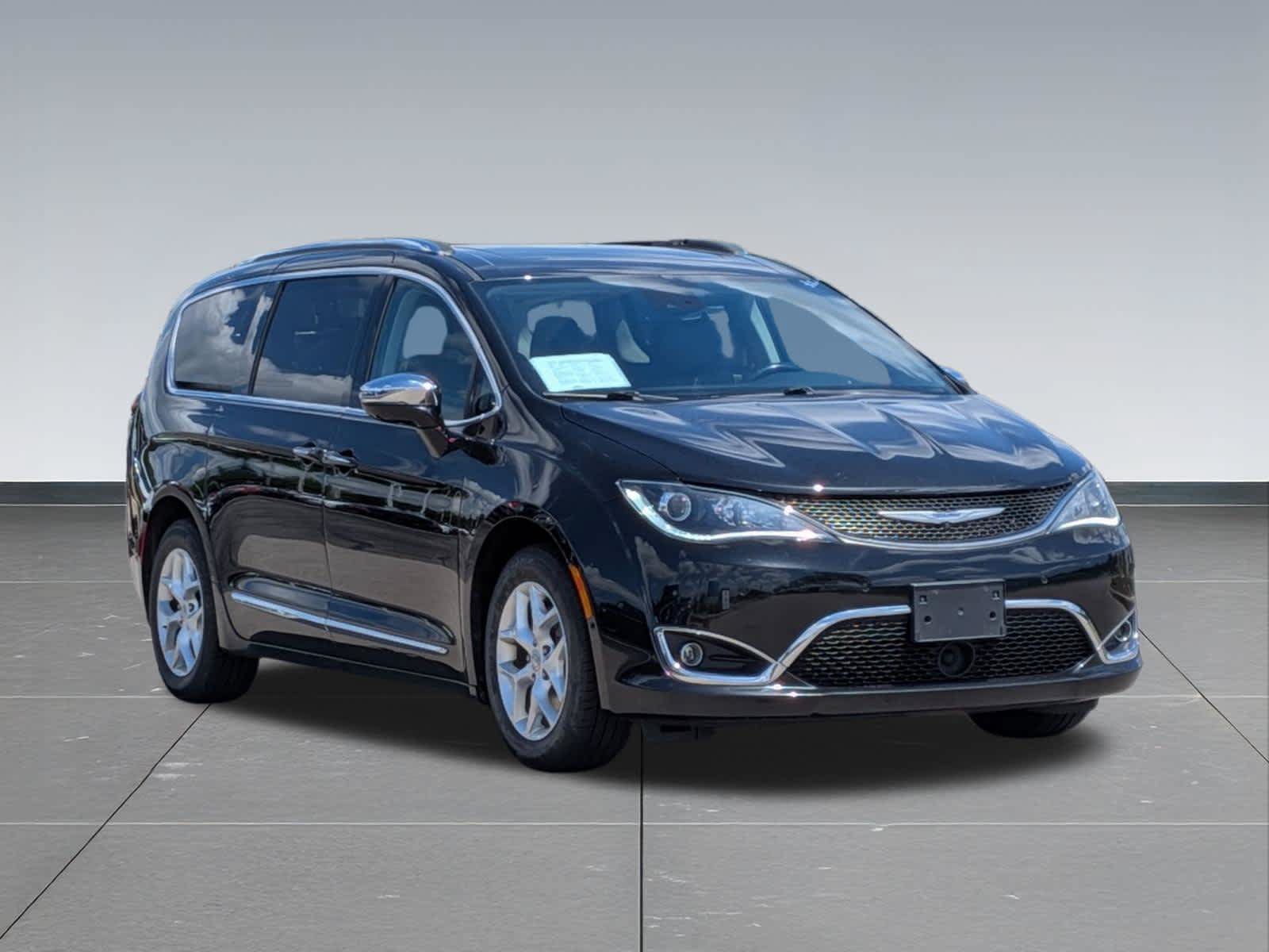 Used 2020 Chrysler Pacifica Limited w/ Advanced Safetytec Group FWD image 7