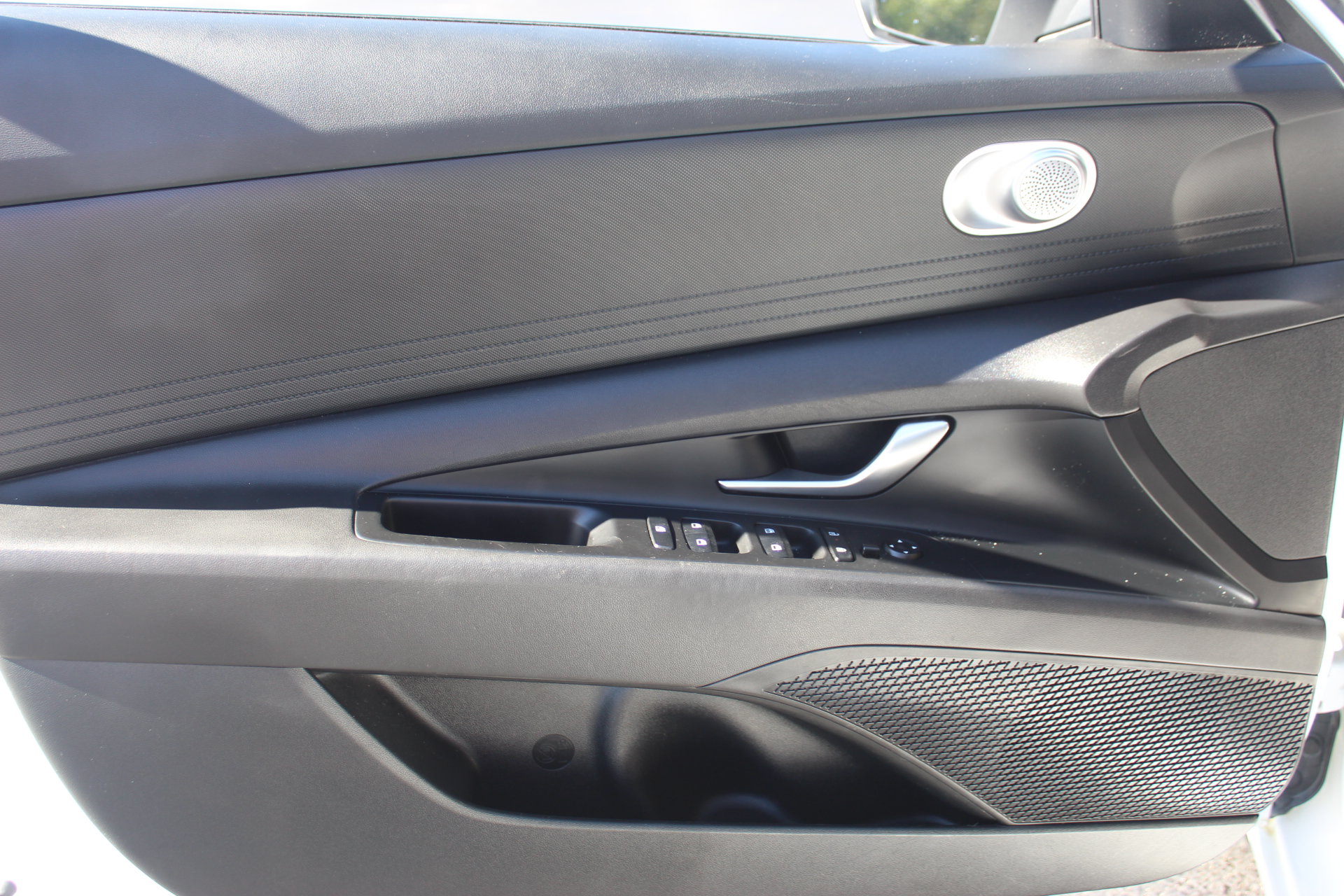 Used 2024 Hyundai Elantra SEL FWD image 11